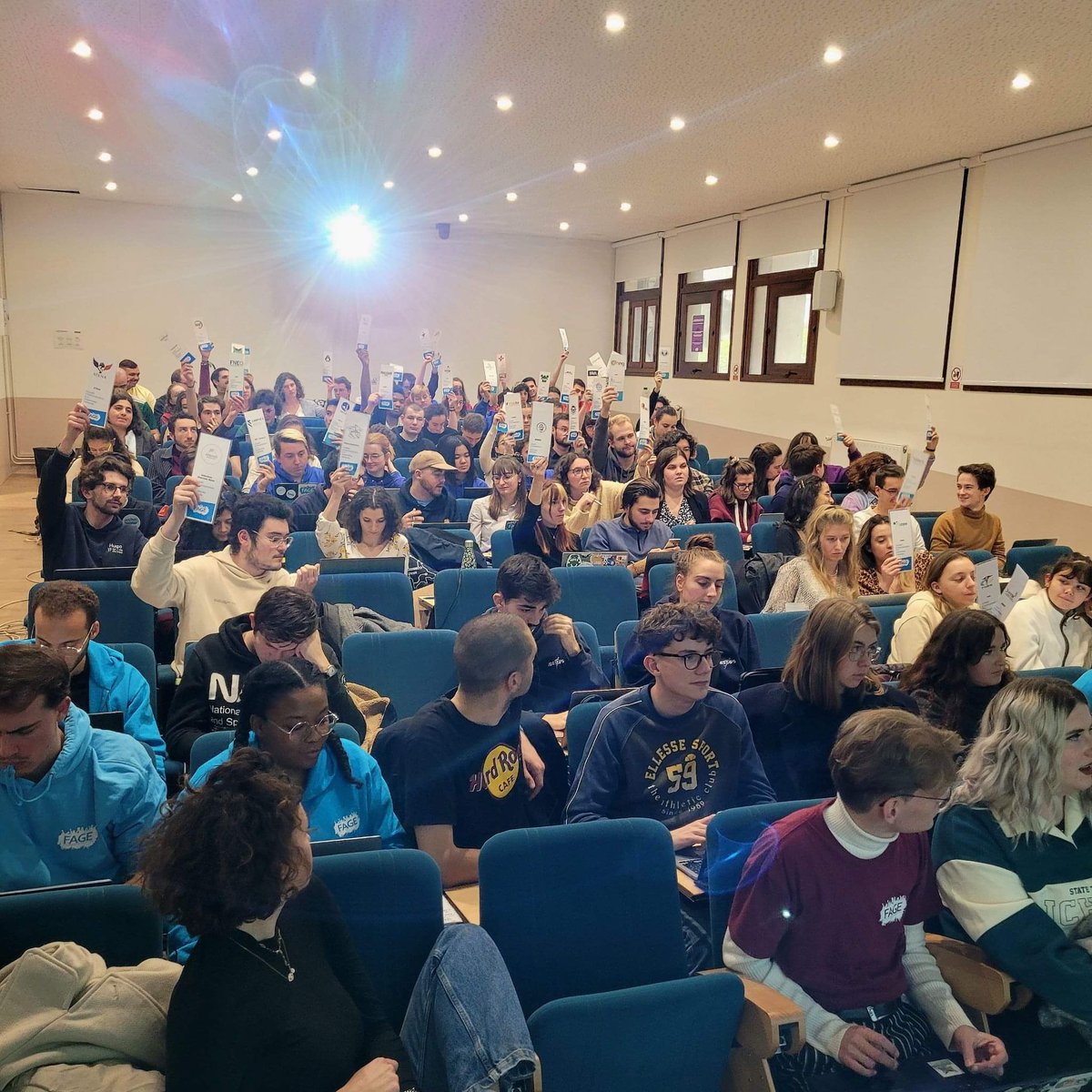 #FAGE | Ce we avait lieu le CA de <a href="/La_FAGE/">FAGE</a> 22-23.

Temps d'échanges autour des #élections universitaires avec focus sur la place des #ESI et #ESF au sein de ces instances  ! 

Mobilisons-nous pour que chaque étudiantE puisse #voter !