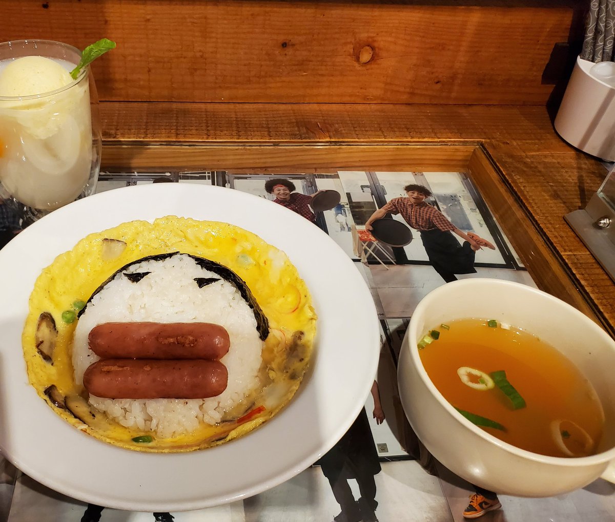 LiLiY___88's tweet photo. #RABコラボカフェ
#RAB15th
今さらですが、コラボカフェ2日いきました!
1日目はムラトミさんセット。
2日目はネスさんセット&マロンさんのプリンアラモード
それからGIGOさんでハロウィンのやつもやりました🎃 https://t.co/8nnxdIC3Kr