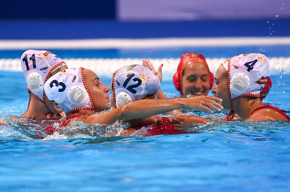 🥇 ¡ORO EN LA LIGA MUNDIAL!

🇪🇸 España se proclama campeona de la Superfinal de la Liga Mundial femenina de waterpolo 

✅ Victoria en penaltis ante 🇭🇺 Hungría tras 11-11

👏🏽 Primer título 🇪🇸 en la Liga Mundial, que solo han ganado 5 selecciones en 18 ediciones (14 de 🇺🇸 EE.UU.)
