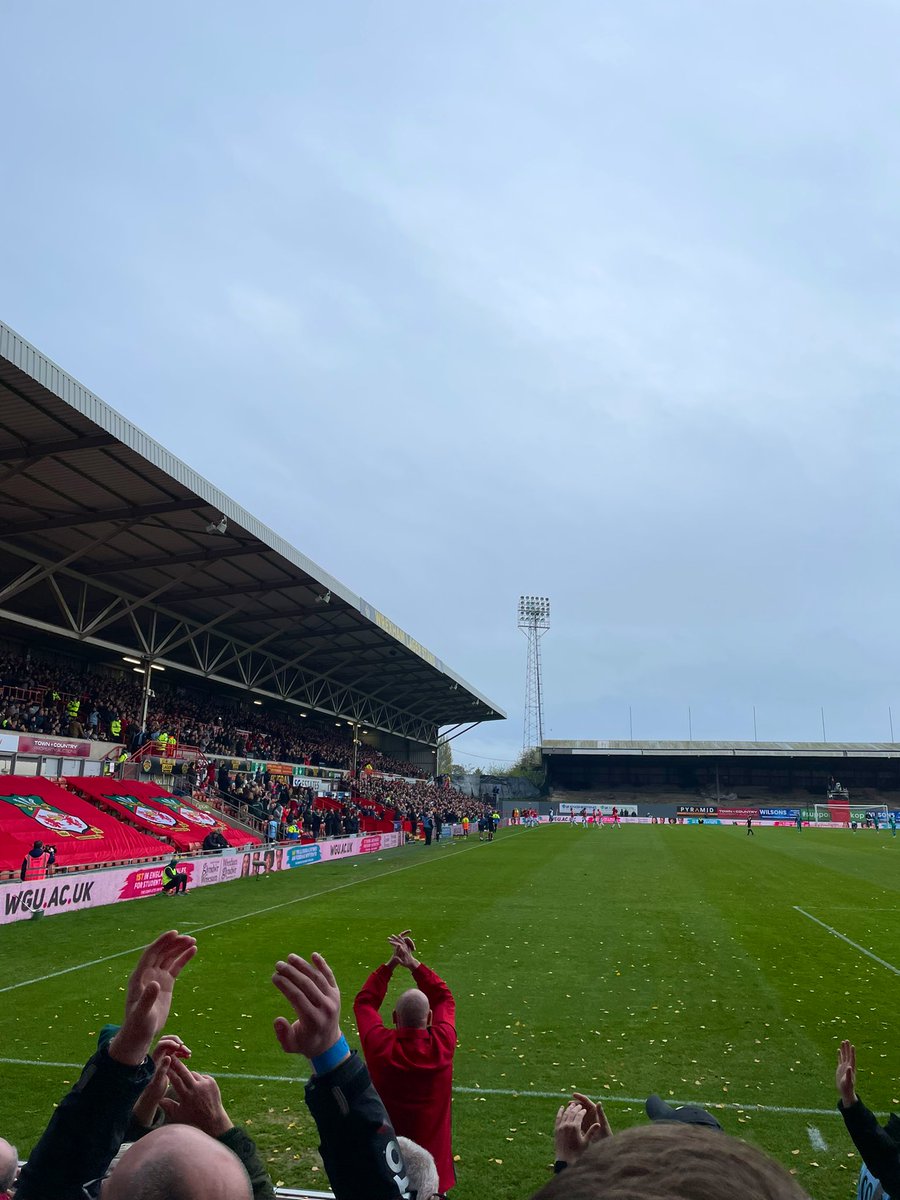 lucyduk's tweet image. Brilliant team performance today, on TV around the world and a brace for Mullin on his birthday… the magic of the FA Cup 👌🤩
@EmiratesFACup @wrexham @Wrexham_AFC #WxmAFC #askwxm #HappyClapper 😂👏