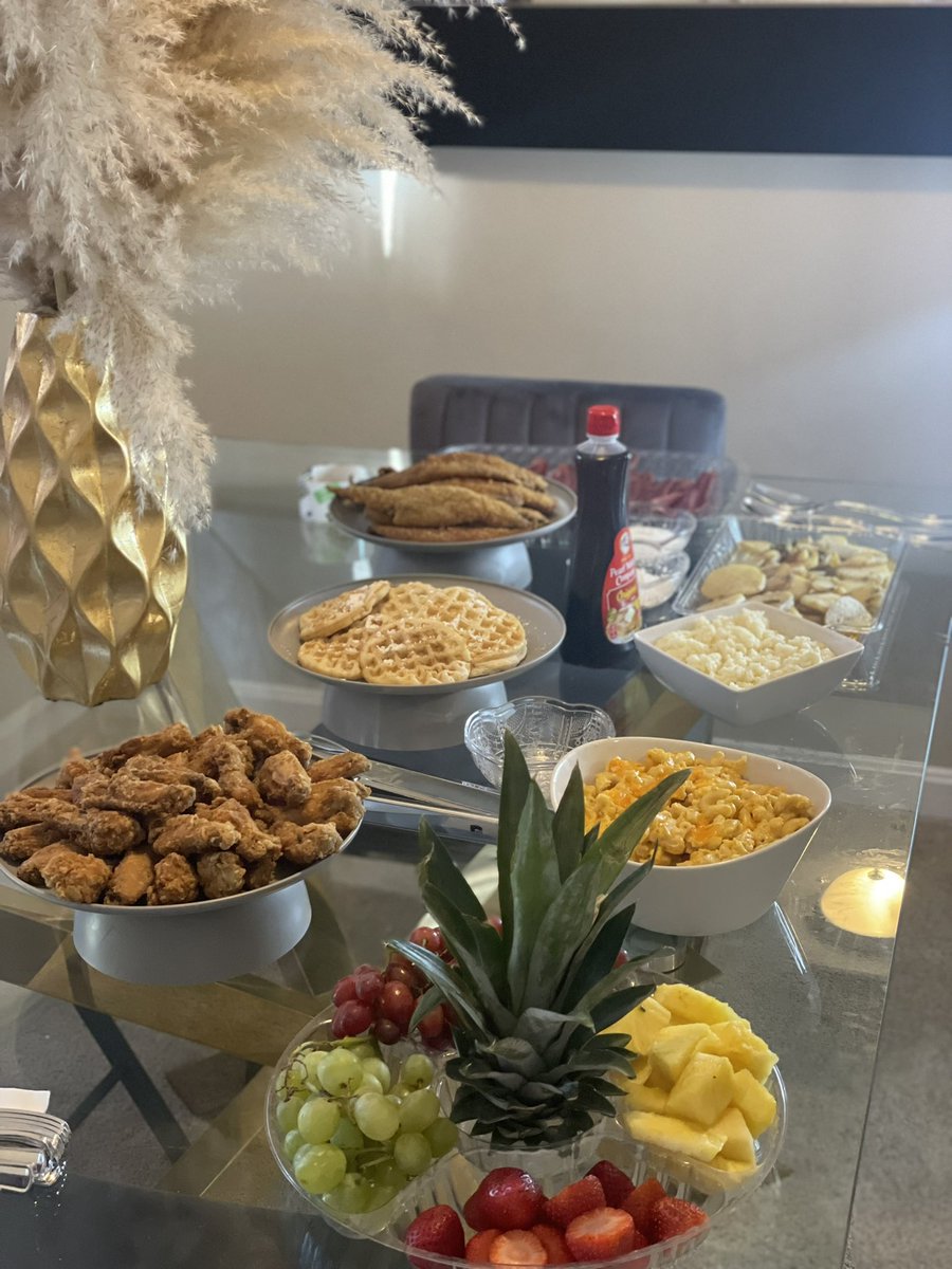 pringleXpringle's tweet photo. 😋😋😋😋 brunch anyone ? https://t.co/ItR3w2K4Q3