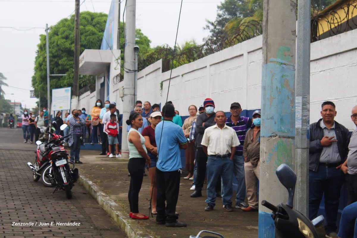 xarfyc's tweet photo. Ciudadanos de Masatepe esperando su turno para ejercer su voto. 

#UnidosEnVictorias
#EleccionesSoberanas2022 https://t.co/dk7FcTkGif