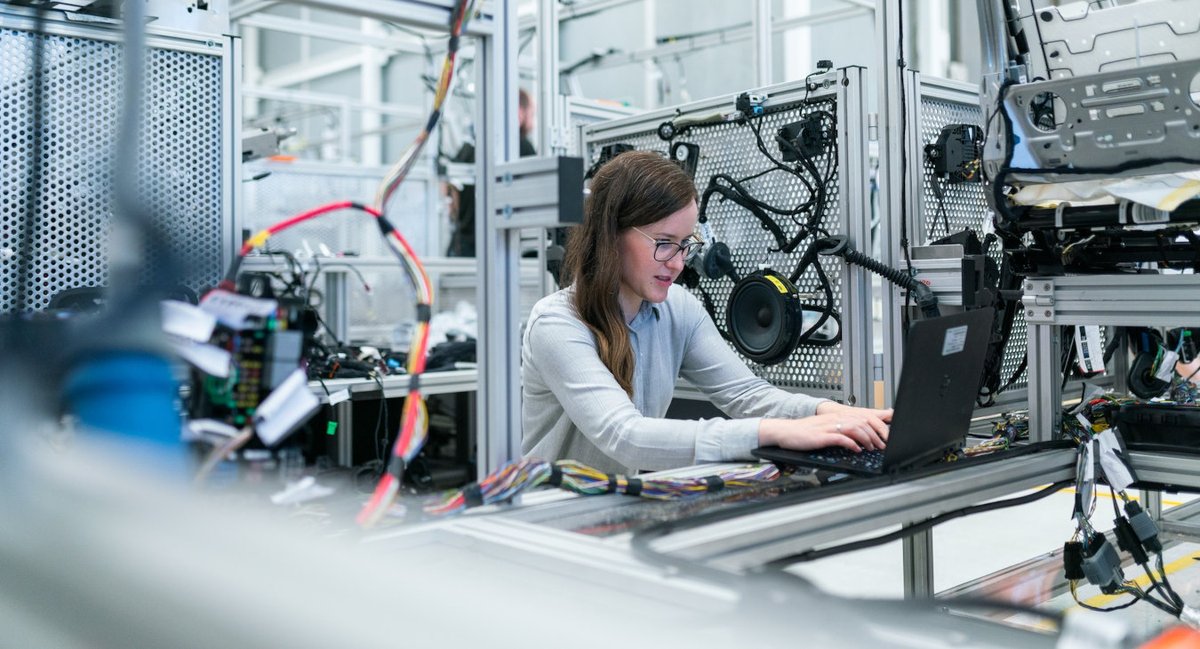 Accounting for Technology Companies: Challenges and Solutions - With our knowledge and expertise we bring to you the most common accounting challenges in the #technology industry and solutions to tackle them. #accounting sanaybpo.com/blog/accountin…