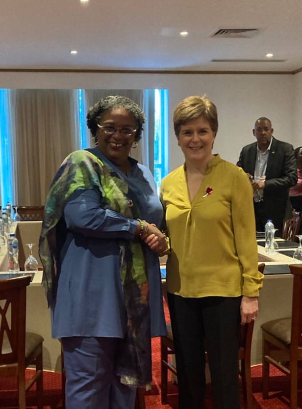 First Minister @NicolaSturgeon met @miaamormottley Prime Minister of Barbados, ahead of #COP27 in Egypt. Scotland is committed to engaging with Barbados and to find new areas of collaboration, particularly on energy, addressing #LossAndDamage, and achieving #ClimateJustice.