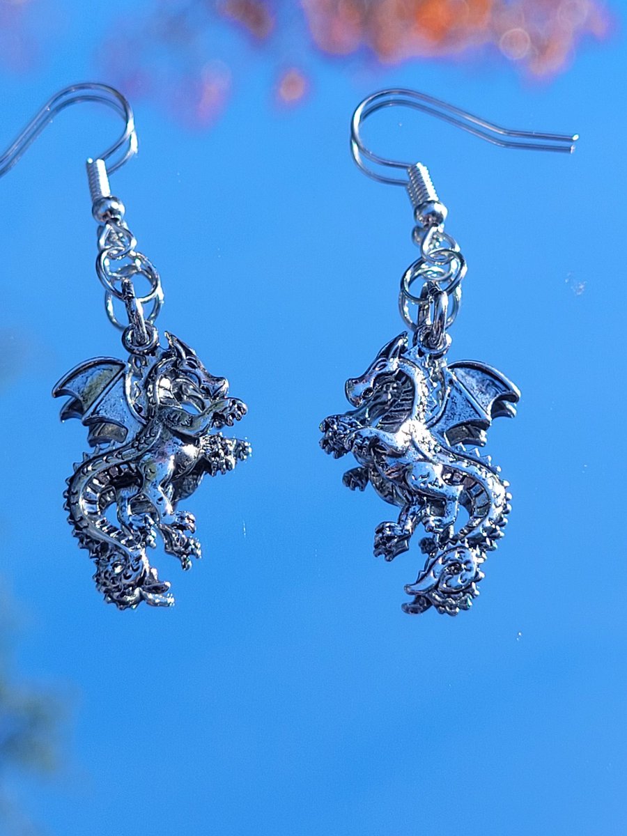 ddckaylee's tweet photo. Magical finds for everyone here at DelightfulDanglesCo ✨️🧚‍♀️

20% off the entire shop thru 12/1, no coupon code needed!

https://t.co/fAIaUW5ng2 https://t.co/Ugm63mlcFd