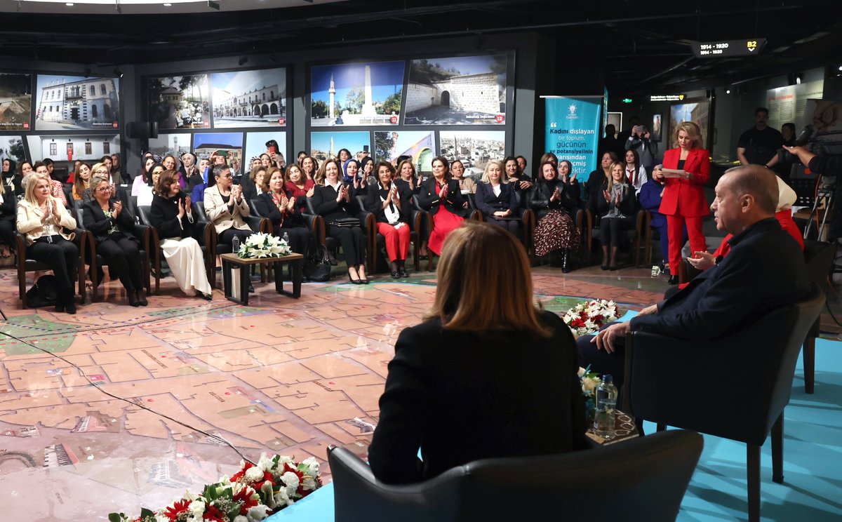 Gaziantep Panorama 25 Aralık Müzesi’nde hepimiz için ufuk açıcı bir buluşma gerçekleştirdik.

İnşallah Türkiye Yüzyılı’nı her alanda desteklediğimiz kadınlarla birlikte inşa edeceğiz.