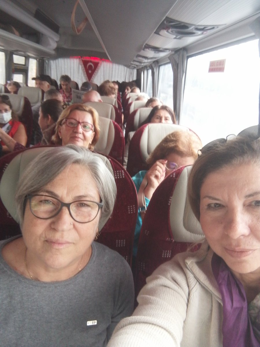 chpfethiyekad's tweet photo. Çok geç olmadan yaşam alanlarını savunuyoruz. 
Carettalara, Maviye, yeşile sahip çıkıyoruz.Miting yolundayız. 
#Muğlamiting
#Mucep
#FethiyeCHPKadınKolları
#chpkadınchp https://t.co/RHhzFhAFXv