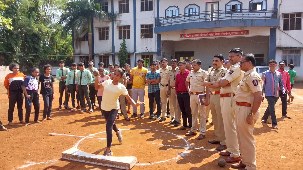 PolicePravah's tweet photo. पोलीस भरती प्रशिक्षण शिबीरास माणगांवात उत्स्फूर्त प्रतिसाद https://t.co/ej8PxfcWtP https://t.co/hpGaGFwgat