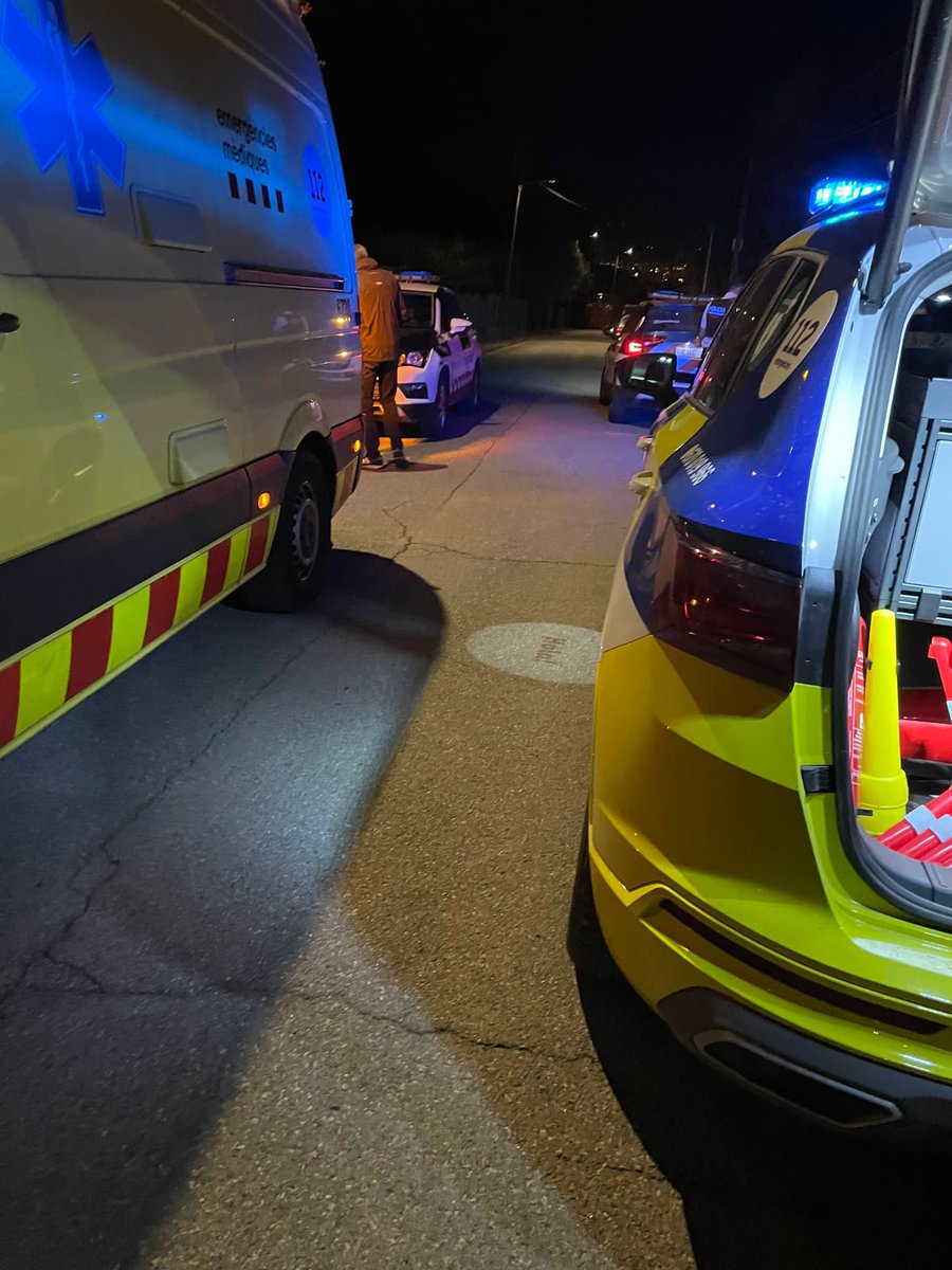 GMCatalunya's tweet photo. 🔴 Dos agents de la #guàrdiamunicipal de #Taradell van detenir ahir una persona per temptativa de robatori amb força.
El detingut, d'origen albanès, li constava una ordre de prohibició d'entrada a l'espai Schengen i el buscava el CNP i la policia italiana. https://t.co/vZMIOYwe1s