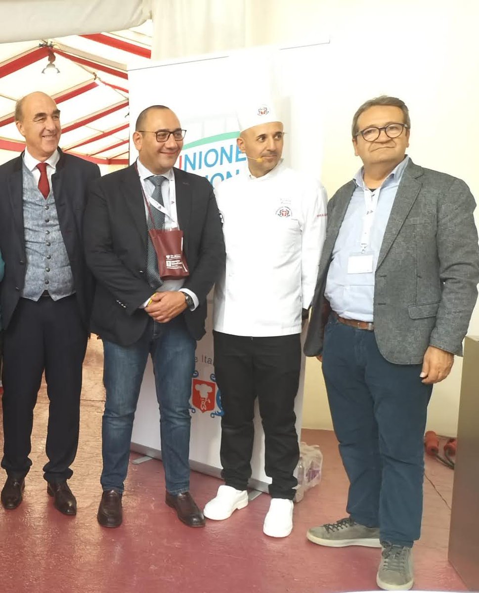 GTeramane's tweet photo. Abbiamo accolto con onore l’invito del 𝗗𝗶𝗽𝗮𝗿𝘁𝗶𝗺𝗲𝗻𝘁𝗼 𝗔𝗴𝗿𝗶𝗰𝗼𝗹𝘁𝘂𝗿𝗮 𝗱𝗲𝗹𝗹𝗮 @Regione_Abruzzo e siamo presenti al @MeranoWineFest 𝟮𝟬𝟮𝟮, area #showcooking, per presentare alcune delle eccellenze della #gastronomiaregionale. https://t.co/DBOwXrZkI6