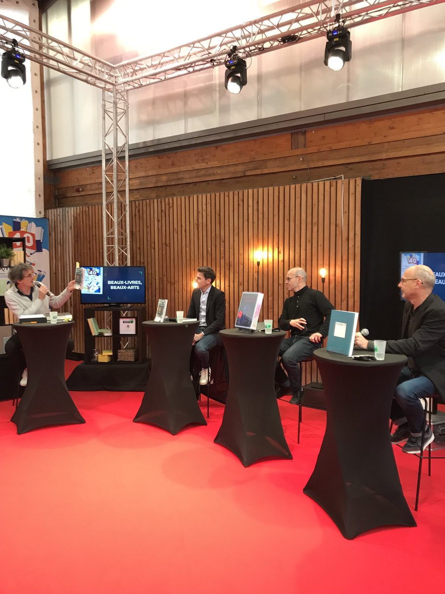 Beaux livres, beaux arts ⁦<a href="/FoirelivreBrive/">Foire du livre de Brive</a>⁩  un forum des lecteurs ⁦<a href="/villedebrive/">Ville de Brive</a>⁩ ⁦<a href="/CorrezeTV/">Corrèze Télévision</a>⁩ avec ⁦⁦<a href="/HaroldHessel/">Harold Hessel</a>⁩ François Betz et Laurent Martin <a href="/ed_LaMartiniere/">Éditions de La Martinière</a>⁩ ⁦@Cit_Maz⁩ ⁦<a href="/Simeio/">Simeio</a>⁩