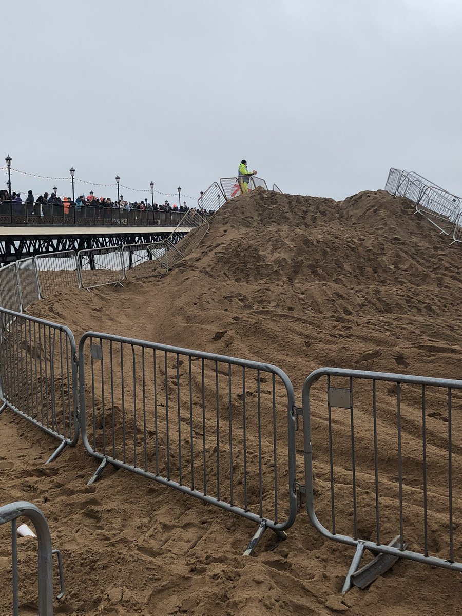 duncan_vincent4's tweet photo. Viva Skeg-Vegas #beachrace #motocross #braaaaap https://t.co/8OrMy3EKdG