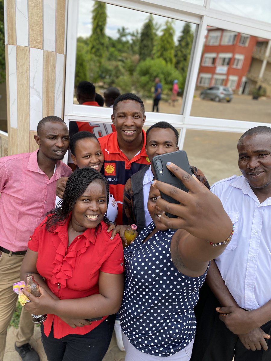 KomarockModern's tweet image. Selfie time with @BlessingLungaho 

#komarockModernKathwanaAt4
#Komarockmodernhealthcare 
#yourpillarstobetterhealth