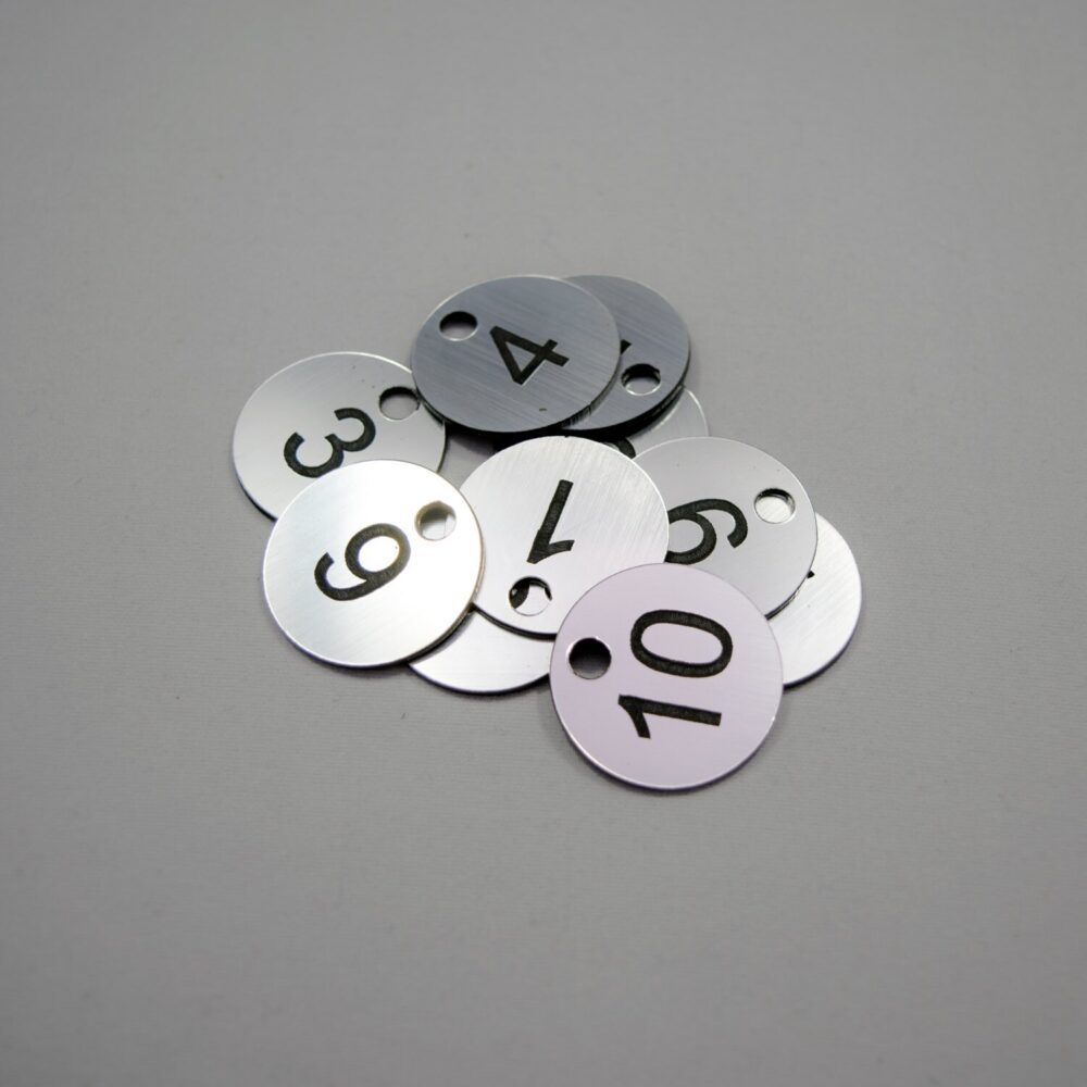 gtlaserltd's tweet photo. #Gold #Ovla #Round #Silver 1-60 x 1.5cm Diameter, Laser Engraved Number Discs, Table, Tags, Locker, Pub,Restaurant,Club https://t.co/w3HoDGt65B https://t.co/opgNatLBw3
