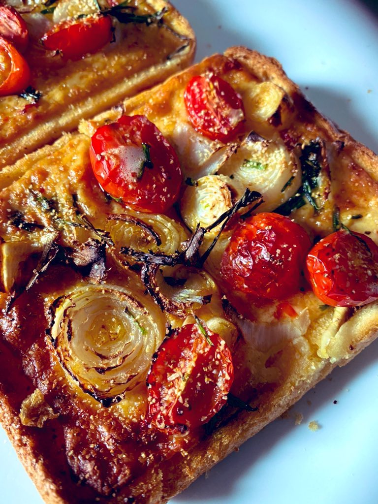 MsZYounis1's tweet photo. Nothing makes better cheese on toast than the air fryer! 

What's your favourite air fryer recipe? 
Maybe we need a new #edutwitter air fryer cook book @DeputyGrocott!  

#SundayThoughts https://t.co/knp8HbFkAI