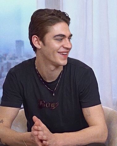 HeaftPau's tweet photo. Happy birthday to this beautiful person who brings happiness into our worlds with just his smile, we love you Hero and we’ll always support you. Enjoy your 25th birthday 🎉💜🚀 https://t.co/LDVJyVg4Za