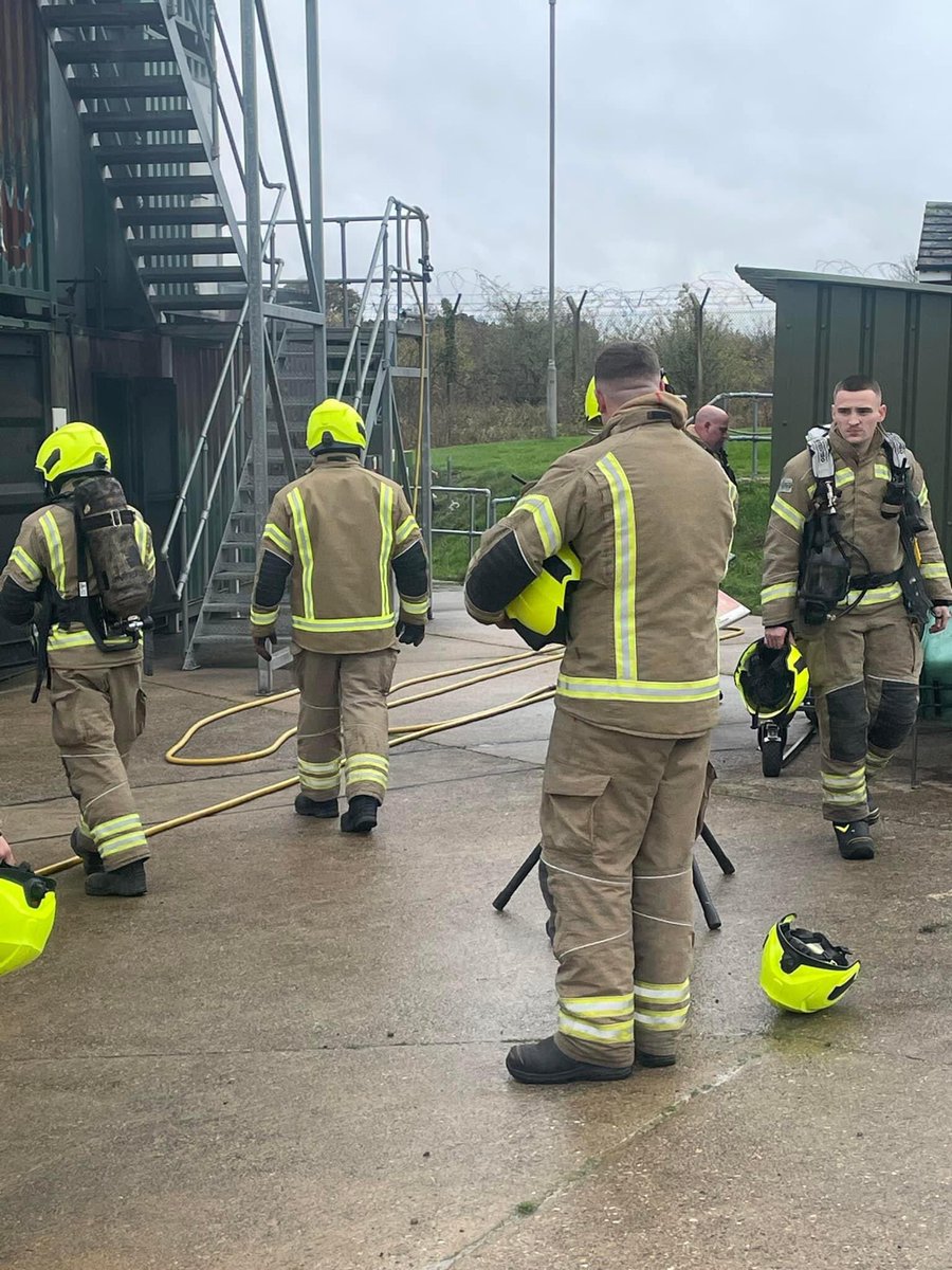StationBrandon's tweet photo. Yesterday the crew traveled over at our training centre working to maintain our breathing apparatus skills. As always a big thanks to @SFRSTraining instructors for the day!🔥 https://t.co/G7bzgv5c2z