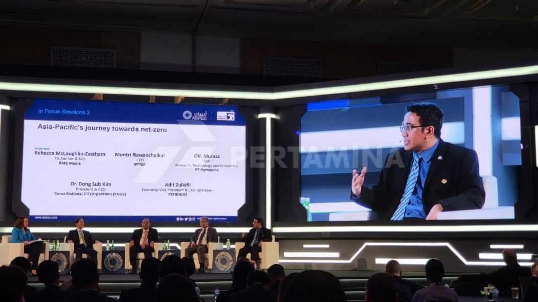AsokaHei's tweet photo. Tahu ga kalo Pertamina Gaungkan Semangat Transisi Energi di Perhelatan ADIPEC Abu Dhabi. 
Mantap betul ya 👍🏻👍🏻

 https://t.co/pe2jgLuF5u https://t.co/ooW0ZDid3C