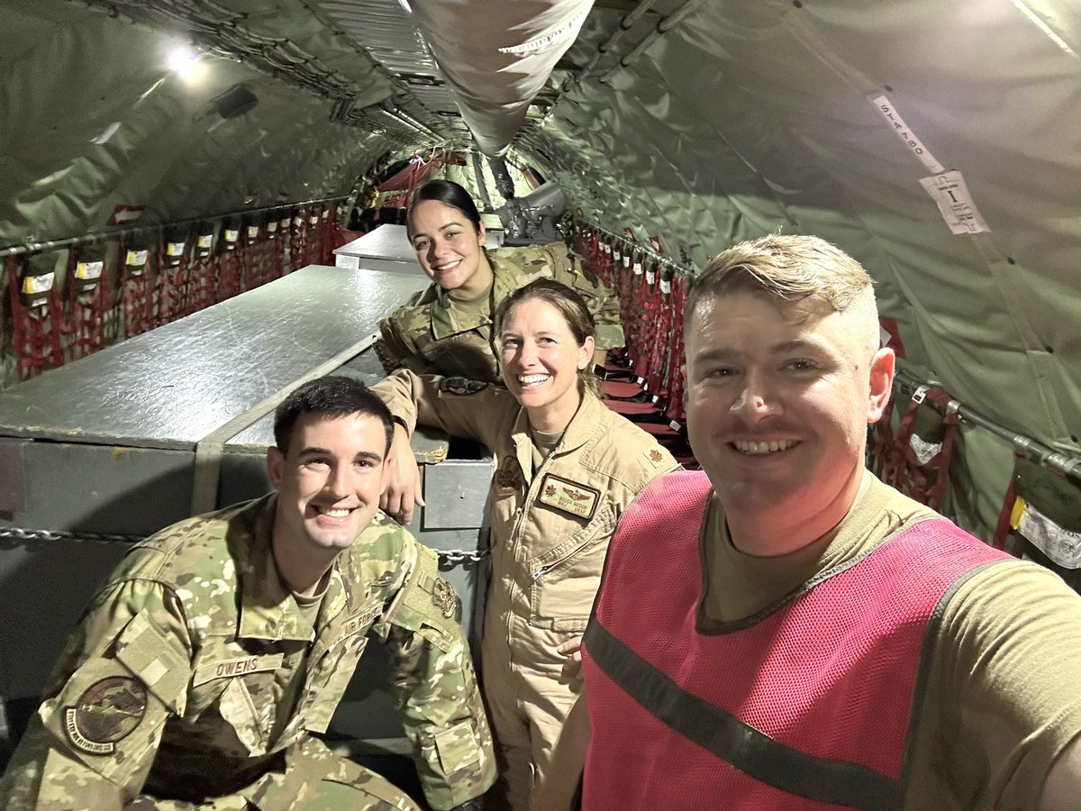 brianasmithnews's tweet image. COMING UP ON KD SUNDAY SPOTLIGHT: We’re dedicating November to our military members.❤️

Today we’ll take you to Ellport where sisters &amp;amp; volunteers prepare thousands of packages for our nation’s heroes overseas! 🤍

Why? Tune into @KDKA until 9 to meet the Yellow Ribbon Girls!💙