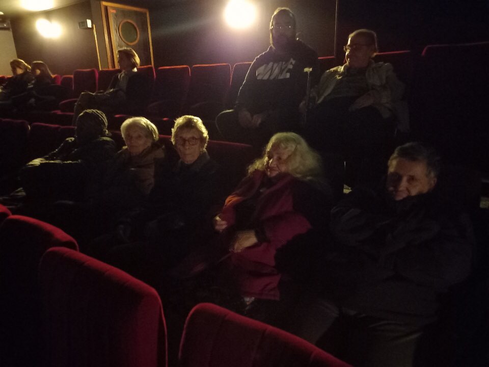 ehpadlachesnaye's tweet photo. 🎥🎞 Les résidents au cinéma ! Mercredi soir, les résidents étaient de sortie pour voir aller le film Simone 🎬 https://t.co/FtpGPBFEpa
