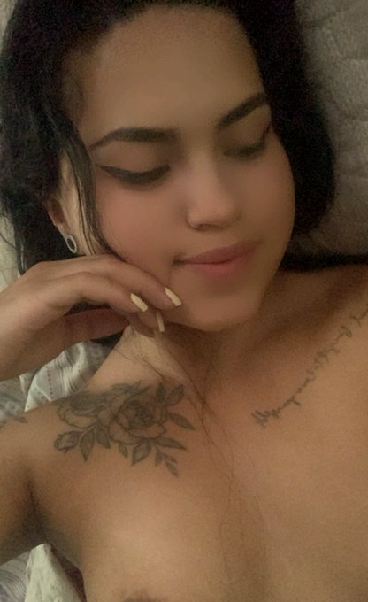 Buenos d&iacute;as, ya tuve mi ma&ntilde;anerito🤭ven a ver qu&eacute; tal estuvo&hellip;.  Good morning, I already had my morning