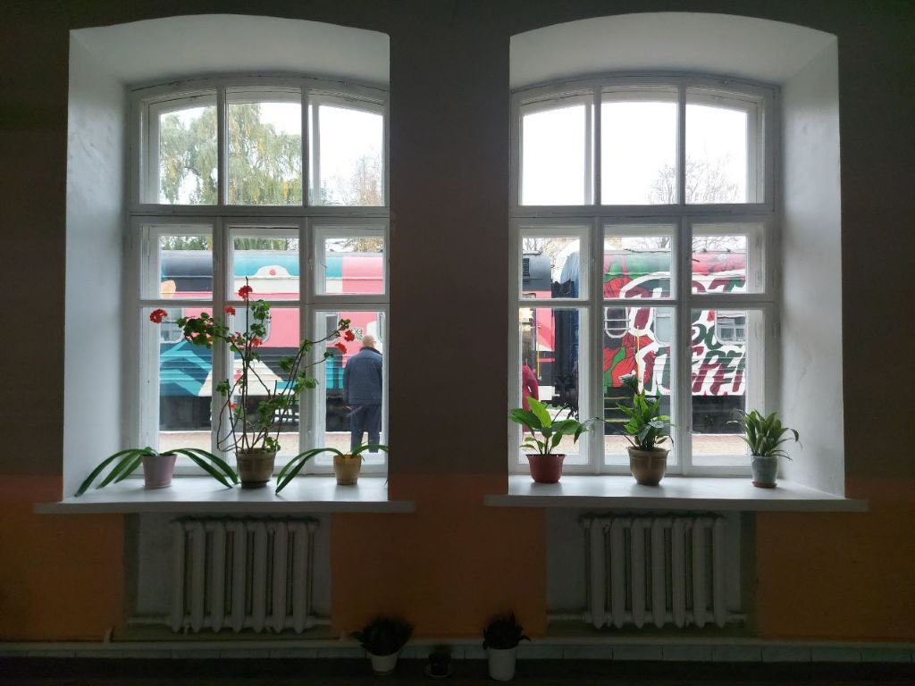 AKamyshin's tweet photo. Kyiv-Chișinău train already in Moldova in Ungheni. Station manager cried when she saw our #TrainToVictory. Trains = life. https://t.co/XOKzQyJ4zS