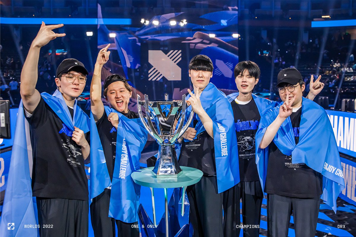 ✨ 2022 WORLD CHAMPIONS DRX ✨ Check out more photos of the #LCK's