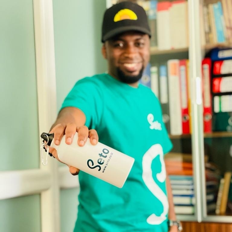 Setotanzania's tweet photo. If you're getting a free gift from Seto, what would be your choice?
1. T-shirt 👕 
2. Water Bottle
3. Free 1 Night at Aman Hotel Zanzibar including breakfast.
4. 3 Months Paid internship at Wavesleek &amp; Seto 
5. Something else(Specify) https://t.co/wu8MdLtmsH