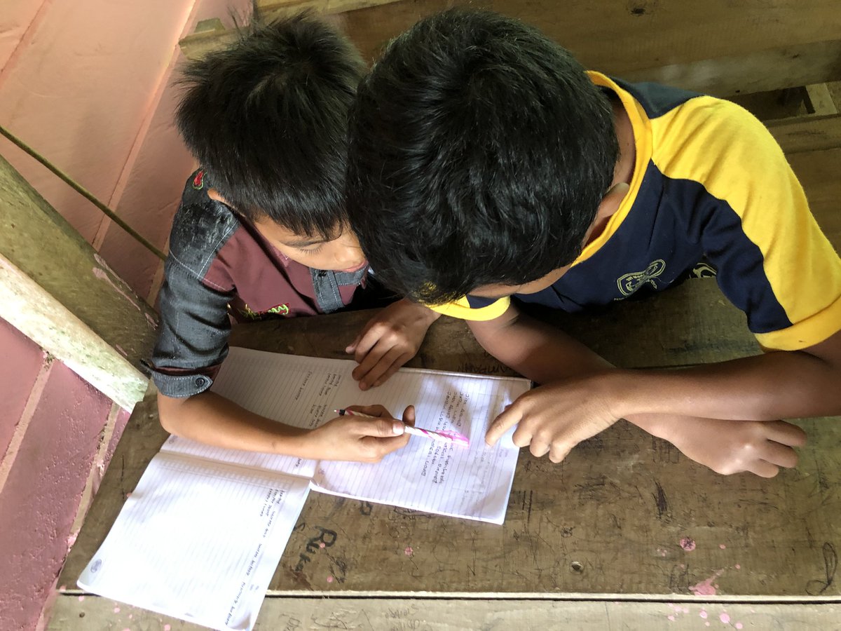 KTuroba's tweet photo. Tapi, mereka tidak menyerah, dari pendidikan tapal batas menuju mimpi tak terbatas. https://t.co/q5njKz400Y