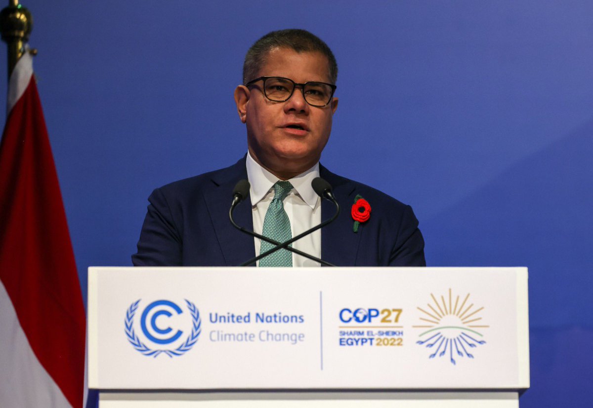 AlokSharma_RDG's tweet photo. This morning I formally opened #COP27 🇪🇬 🇺🇳 and brought the 🇬🇧 COP Presidency to a close

I fully recognise the scale of the challenge ahead but I remain hopeful 

We know what we need to do and how to do it - now, it is time to deliver

Read the speech👇

https://t.co/jiVAhAeS1I https://t.co/wItevlG0d0