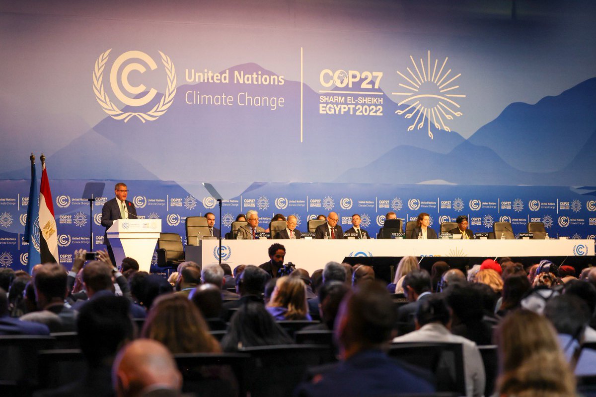 AlokSharma_RDG's tweet photo. This morning I formally opened #COP27 🇪🇬 🇺🇳 and brought the 🇬🇧 COP Presidency to a close

I fully recognise the scale of the challenge ahead but I remain hopeful 

We know what we need to do and how to do it - now, it is time to deliver

Read the speech👇

https://t.co/jiVAhAeS1I https://t.co/wItevlG0d0