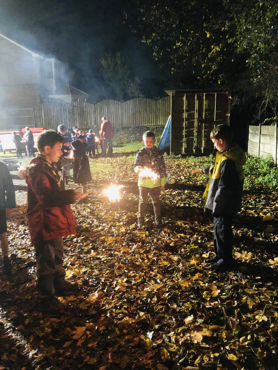 What’s better than a campfire snack? Two campfire snacks! 

Our beavers and cubs made s’mores and cheesy nachos on fires and enjoyed lighting sparklers too this week.