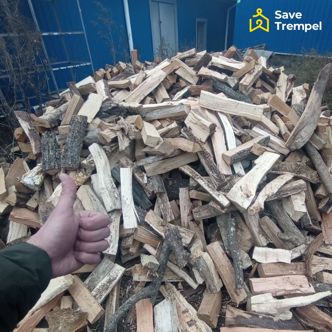 SaveTrempel's tweet photo. We also prepared Frykor a little bit for winter 🥶

Passed on to the guys:
Burzukas - 2 pcs.
Burster pipe set - 2 pcs.
Chopped hardwood - 10 skl/m
Jackets - 3 pcs.
Shirts - 3 pcs.
Winter gloves - 5 pcs.
T-shirts, underwear, socks - 20 pcs.
Our PayPal: Pavel.obod@gmail.com https://t.co/ftItcAkxne