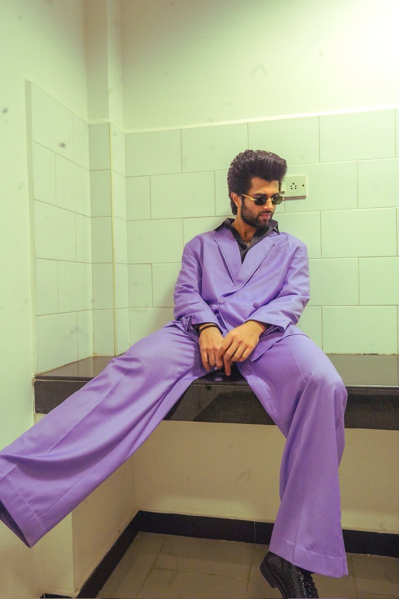 TeamDeverakonda's tweet photo. Right Here.

@TheDeverakonda 
#VijayDeverakonda https://t.co/43SHPnmfkz