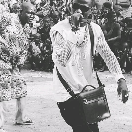 AdamsArtiste's tweet photo. Moi Adams flow artiste confirmé je présente toutes mes condoléances à Davido depuis Nigeria et a toute sa famille https://t.co/EwoLjydGbk