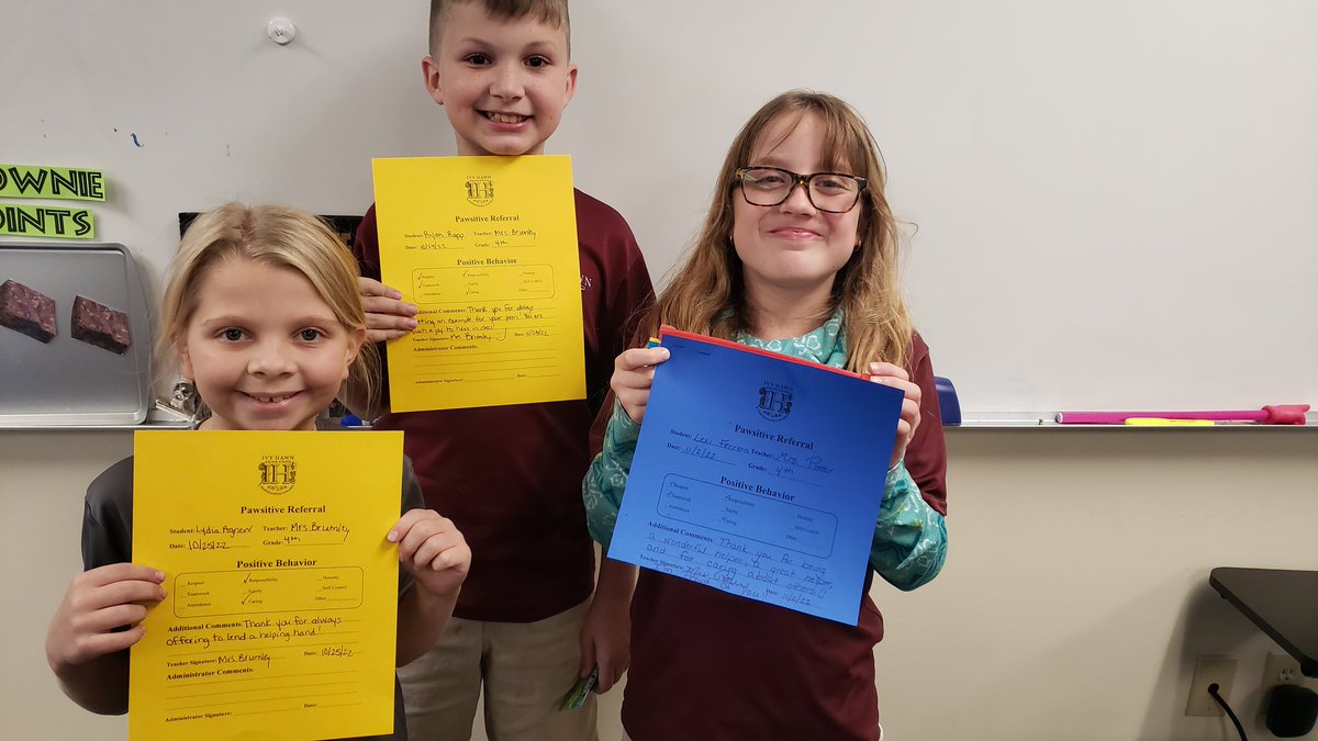 Beachteachrpeat's tweet photo. Congratulations to my first Pawsitive Referral recipients! These three have the kindest hearts and are perfect examples of what it means to follow the Ivy Hawn Way. @IvyHawnSuhr https://t.co/E8VuDCmstl
