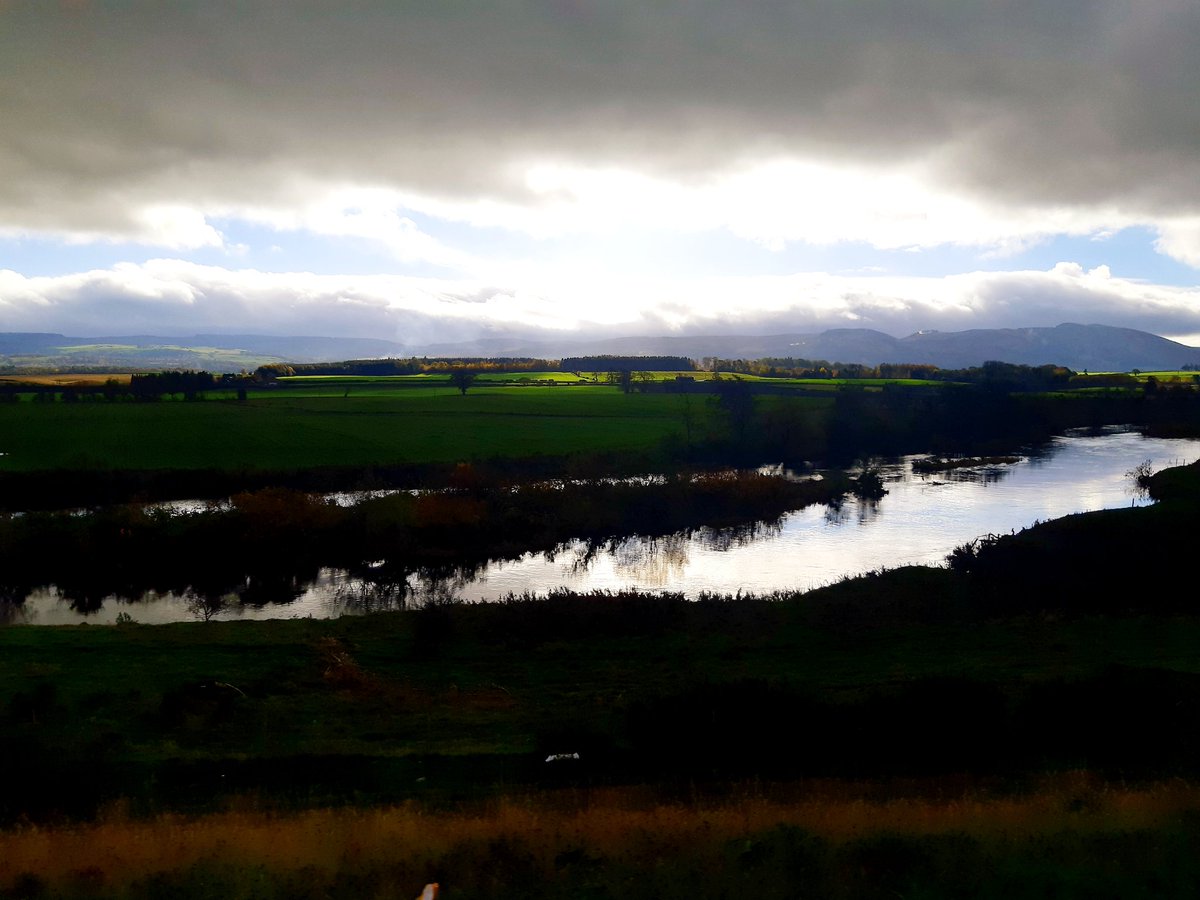 djbecosse's tweet image. Wonderful River Earn and the structure Rift Valley as @StrathallanSchl Boarders head out to enjoy a day in @peoplemakeGLA #BoardingCommunity #FriendsForLife #iloveboarding @BSAboarding @VisitScotland #LoveGeography #GrowthMindset 🏴󠁧󠁢󠁳󠁣󠁴󠁿🌍