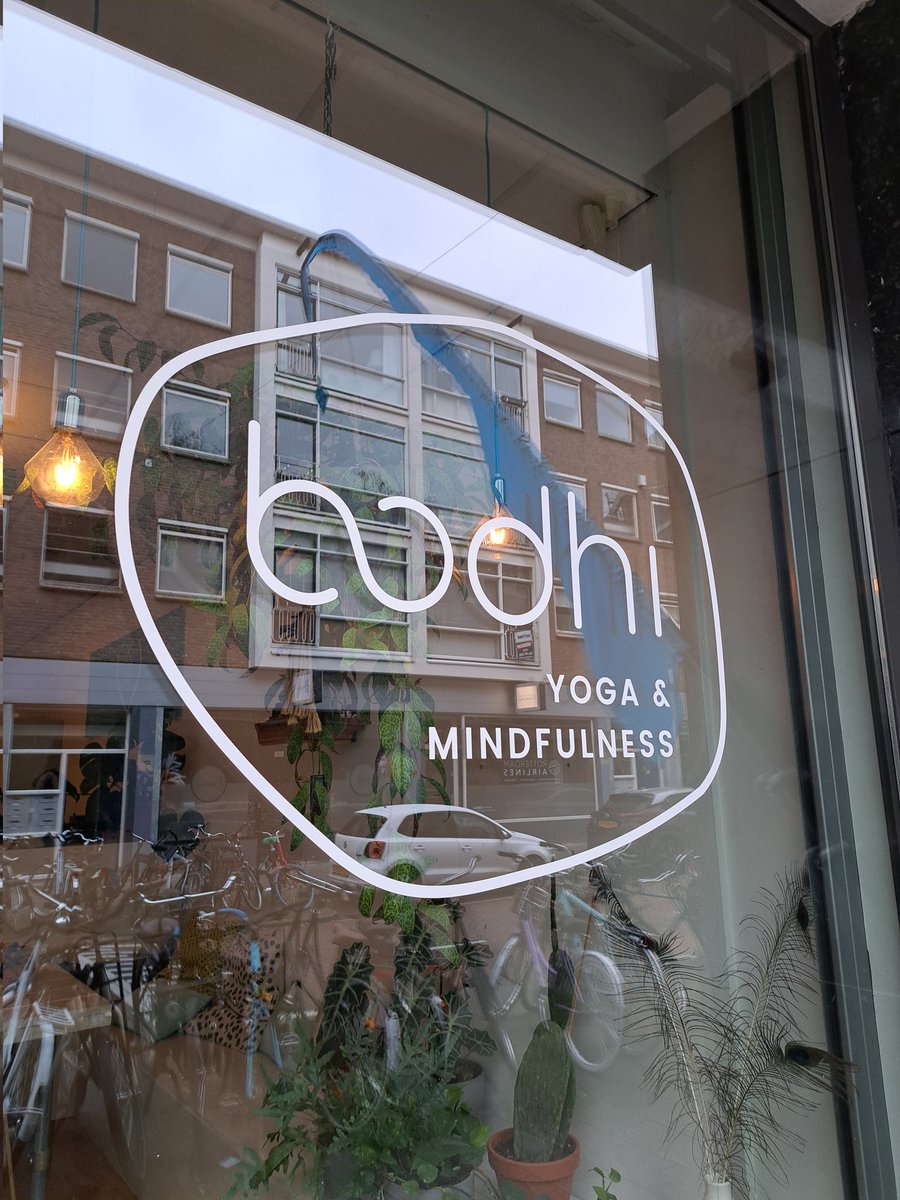 TessavanS's tweet photo. De zondag goed begonnen met een hatha yogales! 😊 Soms fysiek nog wat uitdagend maar daarmee dus wel heel goed.. #herstel #lekkerweersporten #opwegnaarfit #bodhi #rotterdam https://t.co/fzLuOCJuDB