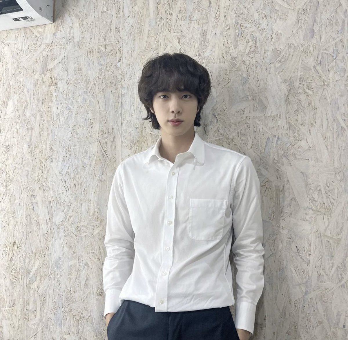 Uiarbulletproof's tweet photo. [Instagram / Post] 06.11.2022 | #JIN

— Hiló de actualización de fotos en Instagram de #SEOKJIN 

@BTS_twt | #BTS #BTSARMY (1/7) https://t.co/PX21oJZOC6