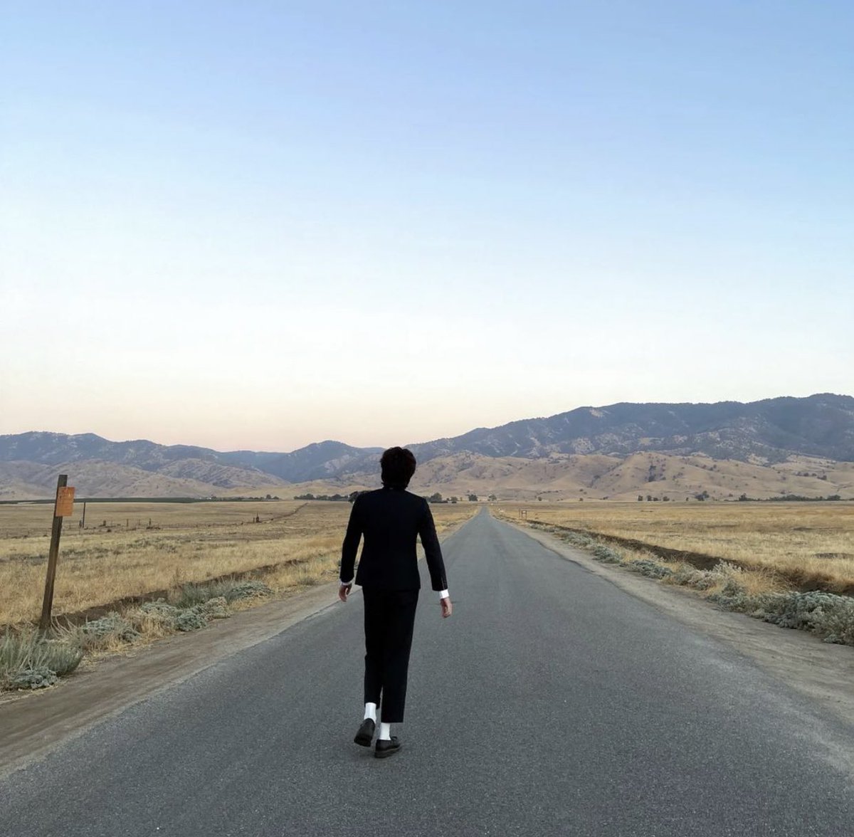 Uiarbulletproof's tweet photo. [Instagram / Post] 06.11.2022 | #JIN

— Hiló de actualización de fotos en Instagram de #SEOKJIN 

@BTS_twt | #BTS #BTSARMY (7/7) https://t.co/UBZ93gOeNM