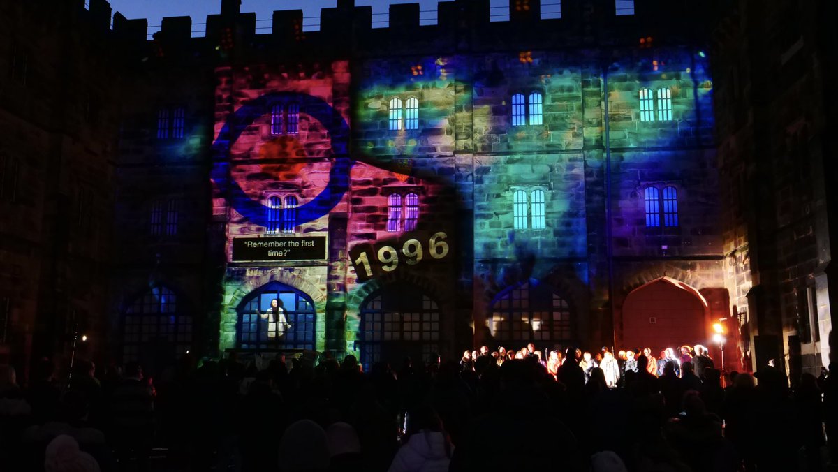 Thanks to all the amazing choir members that took part in #100StoriesHigh for an unforgettable two nights of singing and to @imitatingthedog and @lightuplanc for having me on board once again.

#composer #lightart #projectionmapping
