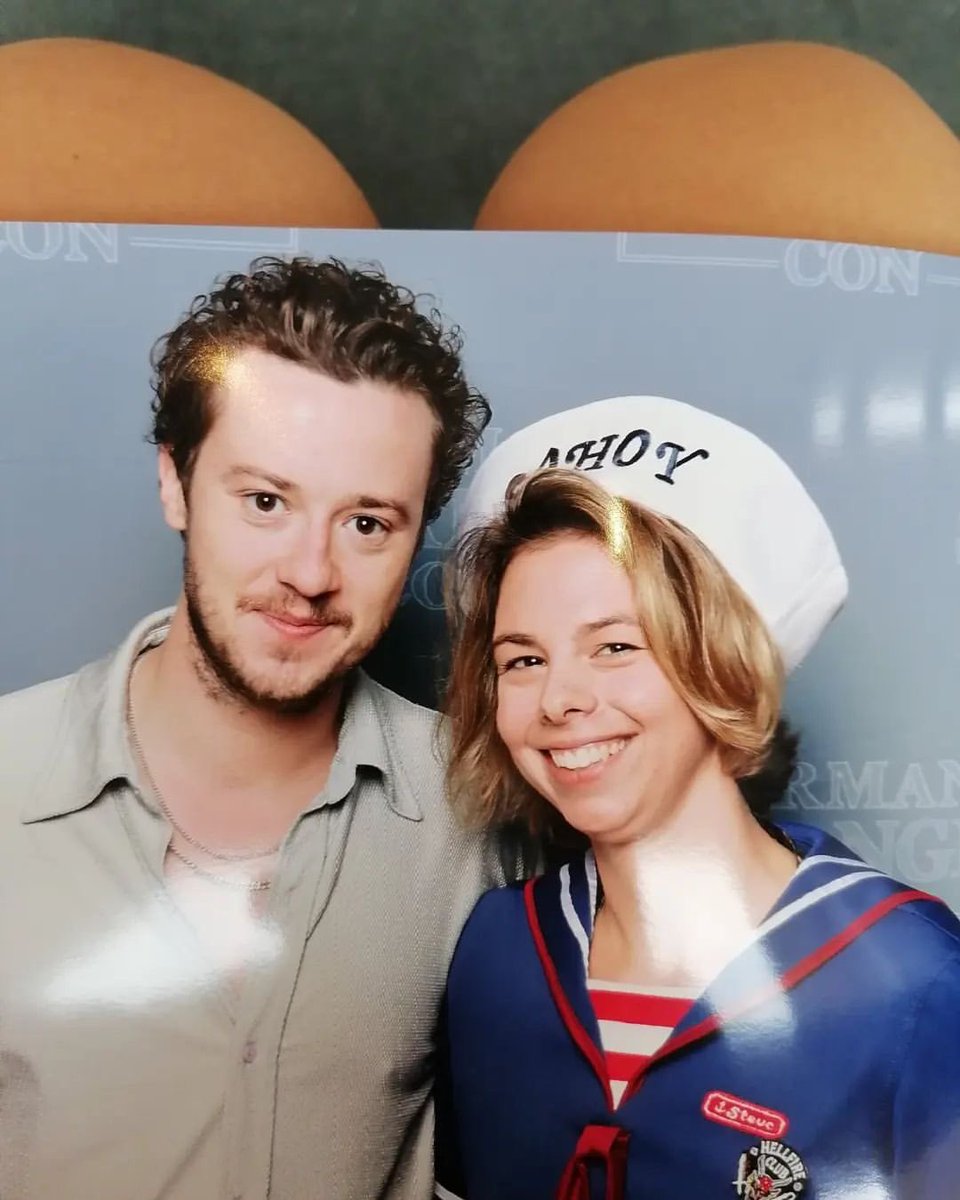 joequinnlat's tweet photo. ๐ธแ Fotos
Joseph Quinn junto a una fan el dรญa de hoy en la #GermanyComicCon https://t.co/QOY0hjfP16
