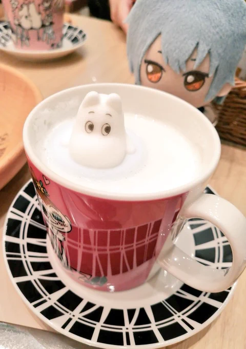 杢ちゃんと初ソラマチのムミンカフェ行きました同席はムミンママ。可愛いし美味しかった〜おしりパンケーキ良き 
