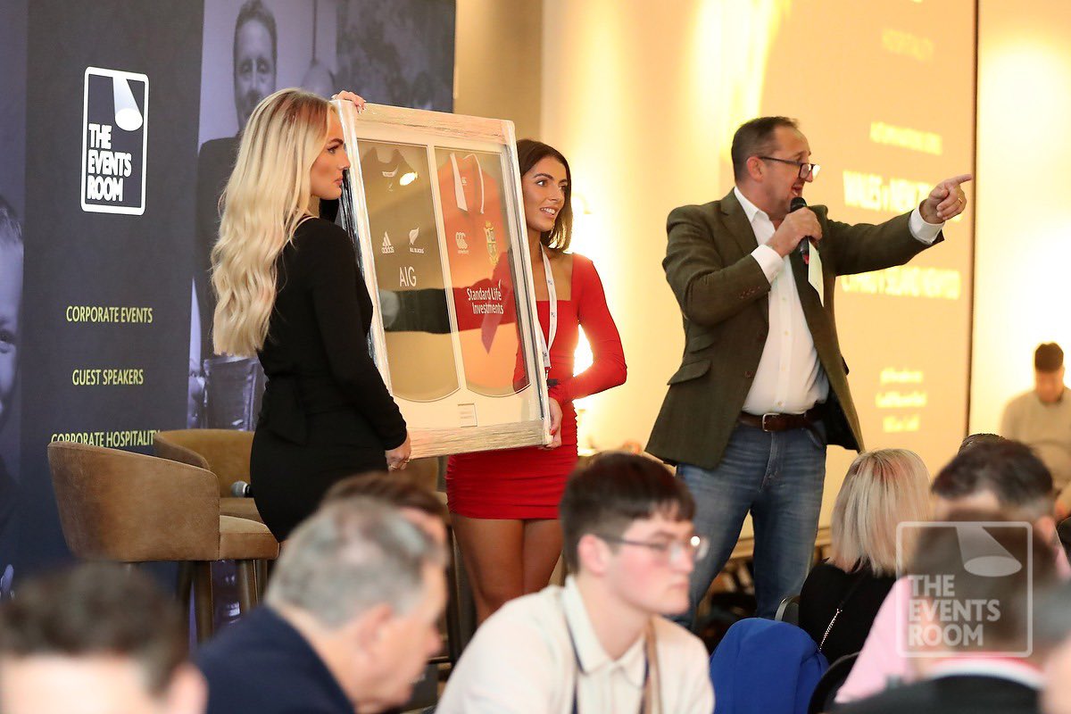 A second snapshot of our ‘Wales v NZ’ hospitality <a href="/CardiffMarriott/">Cardiff Marriott</a> with special guests Rhys Webb, <a href="/hookjameshook/">James William Hook</a> <a href="/Revsprop1/">Rob Evans</a> and Bradley Davies, along with our hosts <a href="/RupertMoon/">Rupert Moon</a> <a href="/missalidrew/">Ali Drew</a> and media partner <a href="/buffoon_media/">Buffoon Media</a>. 2/2

#IWasThere #WalvNZ
