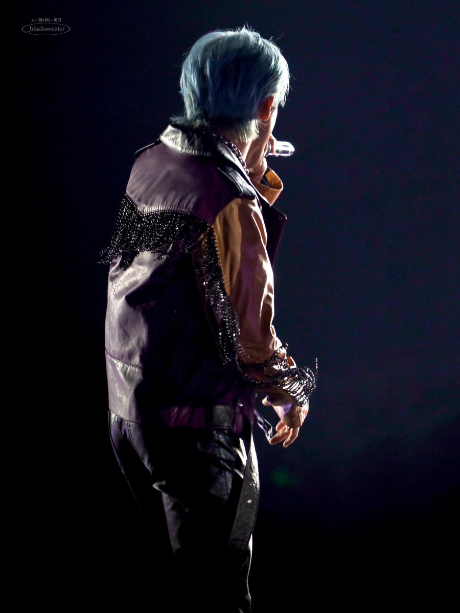 _blacksweater's tweet image. 221105 the link jakarta

punggung lelaki yang tidak akan menjadi tulang punggungmu awokwokwok :&amp;gt;

#MARK #마크 #NCT127