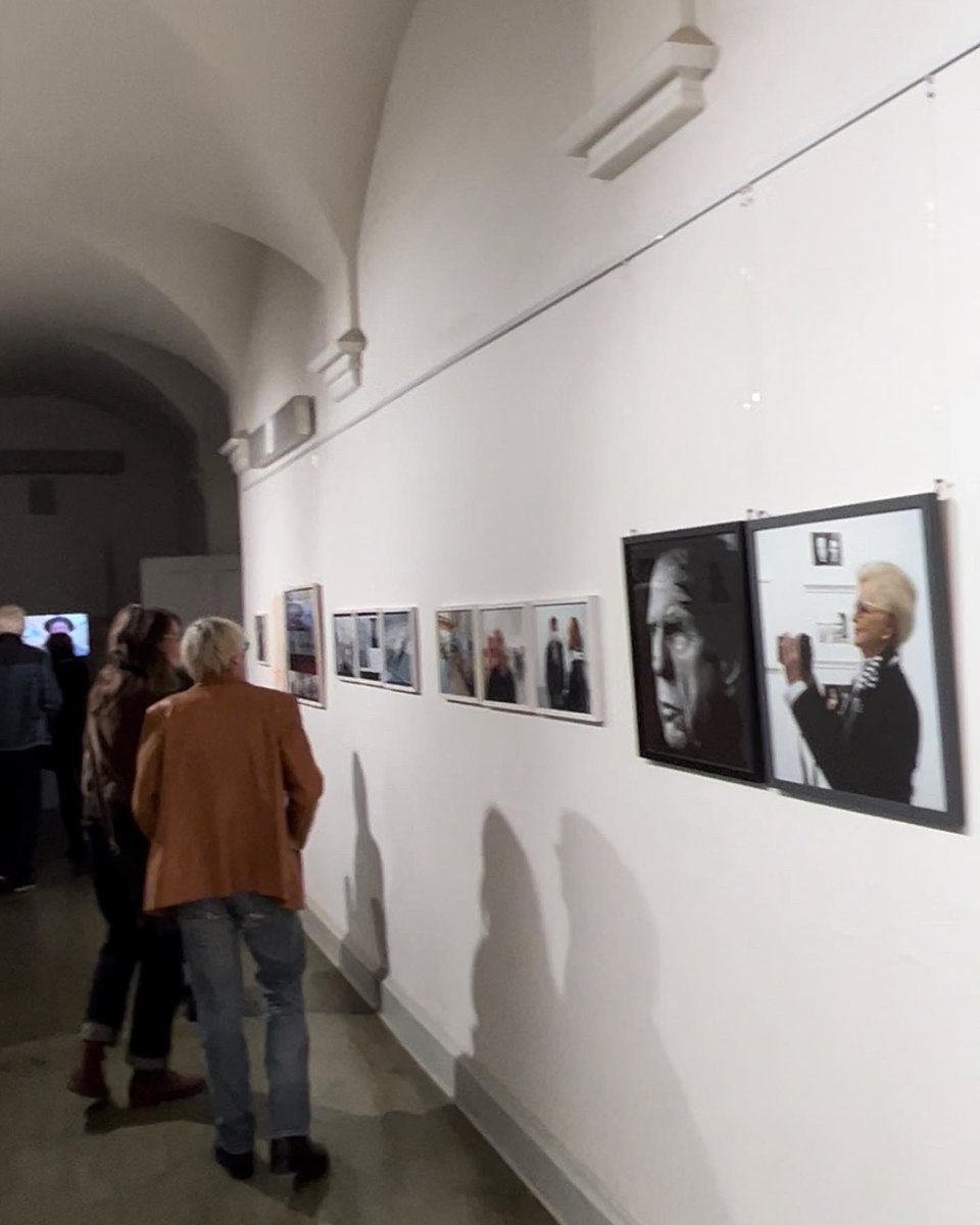 LinhartBMEIA's tweet photo. #berlinentdecken
Galerierundgang in Schöneberg anläßlich der Schöneberger Art 2022 👉 Kunst im Kietz = Kunst im Grätzl
An die 70 Galerien und Ateliers stellen aus #kunst #art #schönebergerart2022 @AustriainDE https://t.co/hFWUt2CZo3