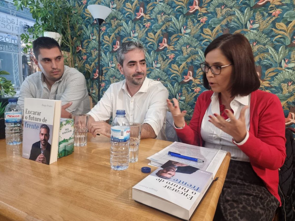 LiberalViseu's tweet photo. Ontem foi um dia cheio no Núcleo Territorial de Viseu da Iniciativa Liberal, com um almoço-convívio com Carla Castro e a apresentação do livro "Encarar o Futuro de Frente" de Diogo Prates https://t.co/L5DSVSqCxm
