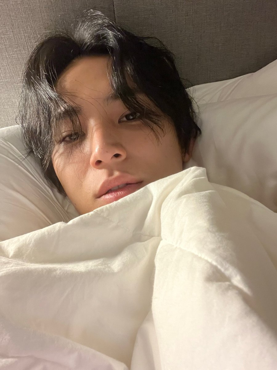 jeontaekimgguk_'s tweet photo. if bella poarch had a secret husband for 4 years, then what guarantees y'all that i ain't married to this man already? hmm? so y'all sit down...💆‍♀️💅❤ https://t.co/UK18V3KH1M