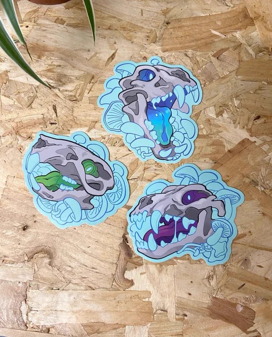 Today I'm a birthday lion! May I ask you all for the gift of a retweet? I'm looking to restock my shop soon so all current stock is to clear!  code `BIRTHDAYBOY' will get you 15% off my whole shoppe!  Thank you all so much! 