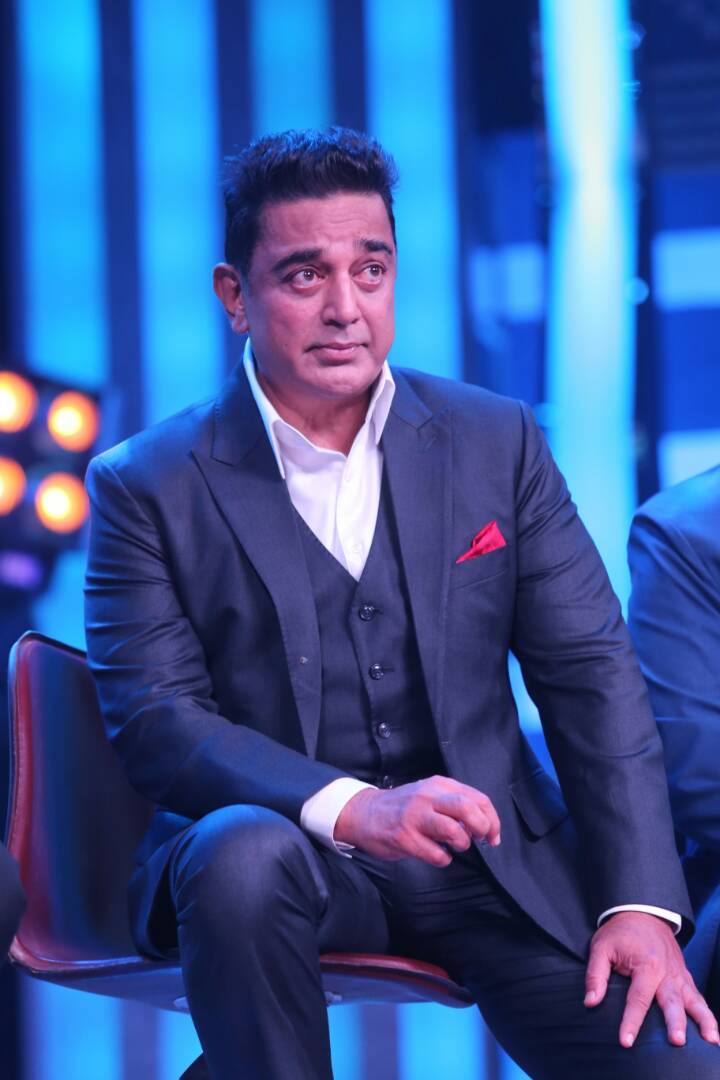 cinementhusiast's tweet photo. @ikamalhaasan @Udhaystalin @arrahman @bagapath @RKFI @MadrasTalkies_ @RedGiantMovies_ @turmericmediaTM #HBDKamalHaasan #kamal234
#KamalHassan 
#KamalHaasan𓃵 
2nd innings is fire 🔥 Aandavare https://t.co/NsBZ6feWBn